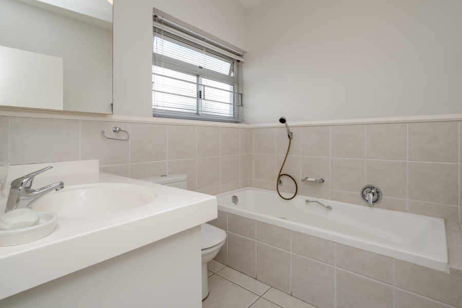 5 Bedroom Property for Sale in Signal Hill Western Cape